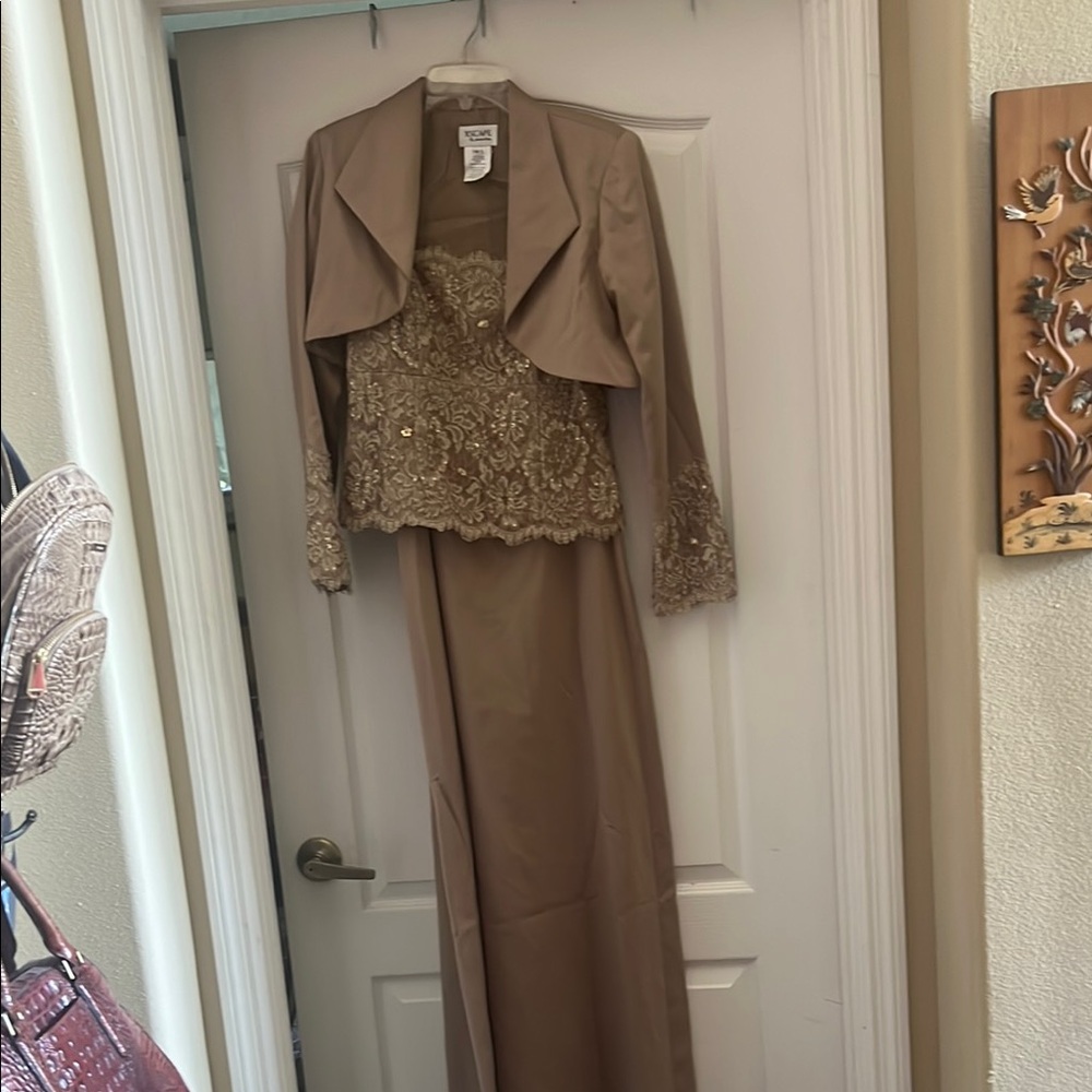 Elegant Tan Lace Evening Gown with Jacket